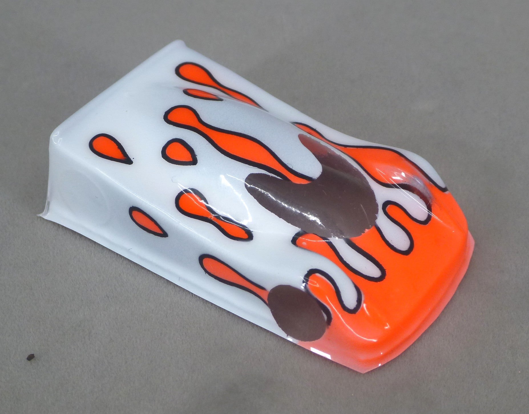 Flowing Tear Drops Car (Fuchsia on White-no number) - Professionally Painted Lexan HO Slot Car Body