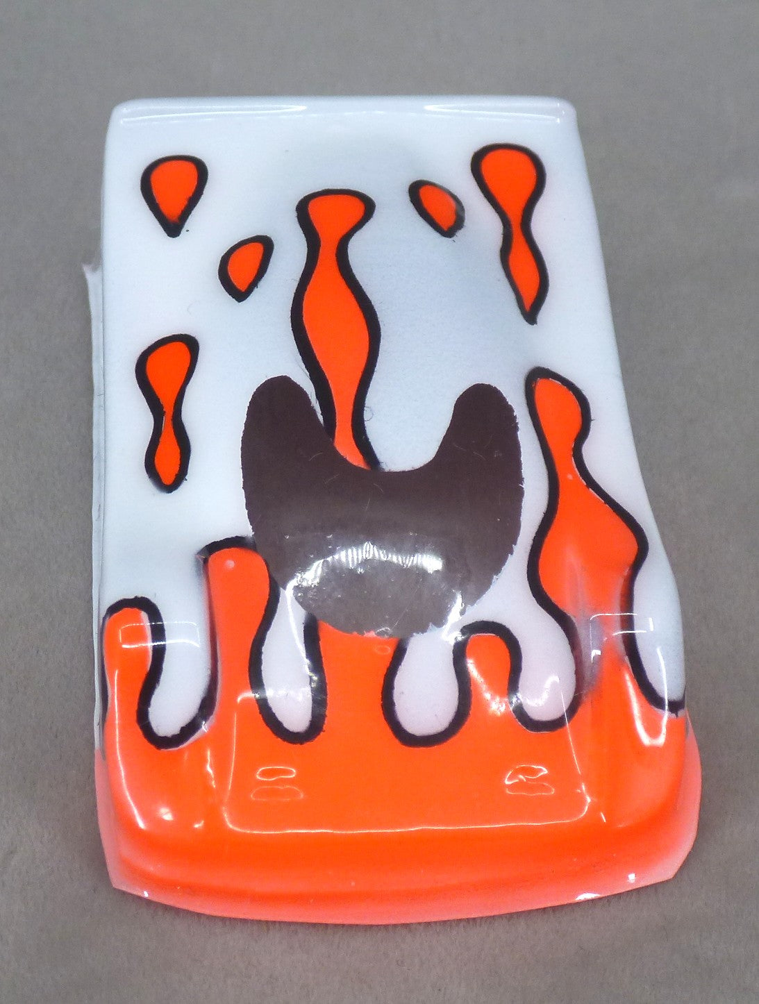 Flowing Tear Drops Car (Fuchsia on White-no number) - Professionally Painted Lexan HO Slot Car Body