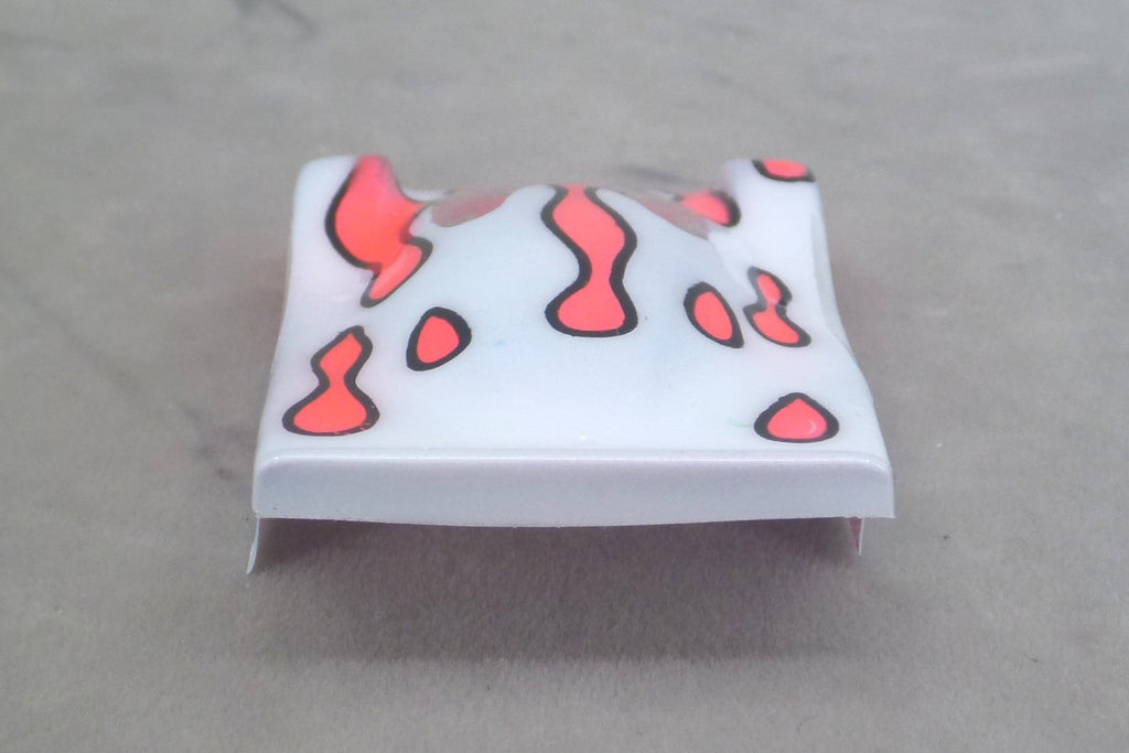 Flowing Tear Drops (Red on White-no number) - Professionally Painted Lexan HO Slot Car Body