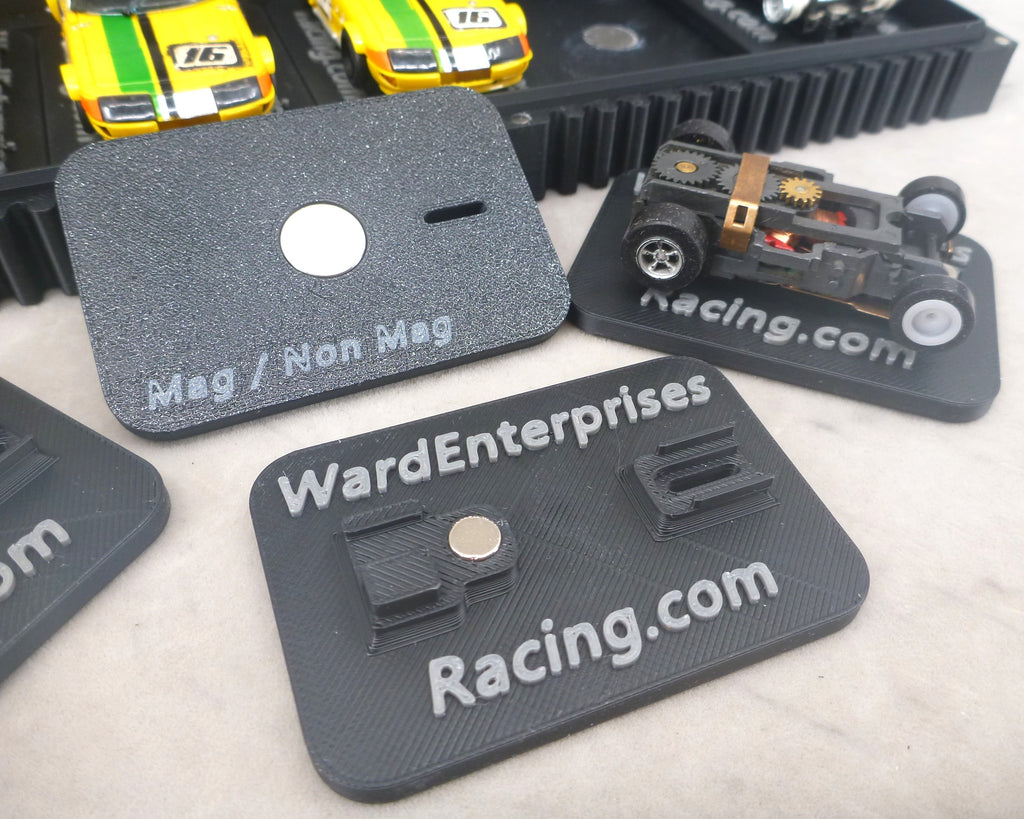 WER Magnetic 5-Car Race Case — Five Matching Stands