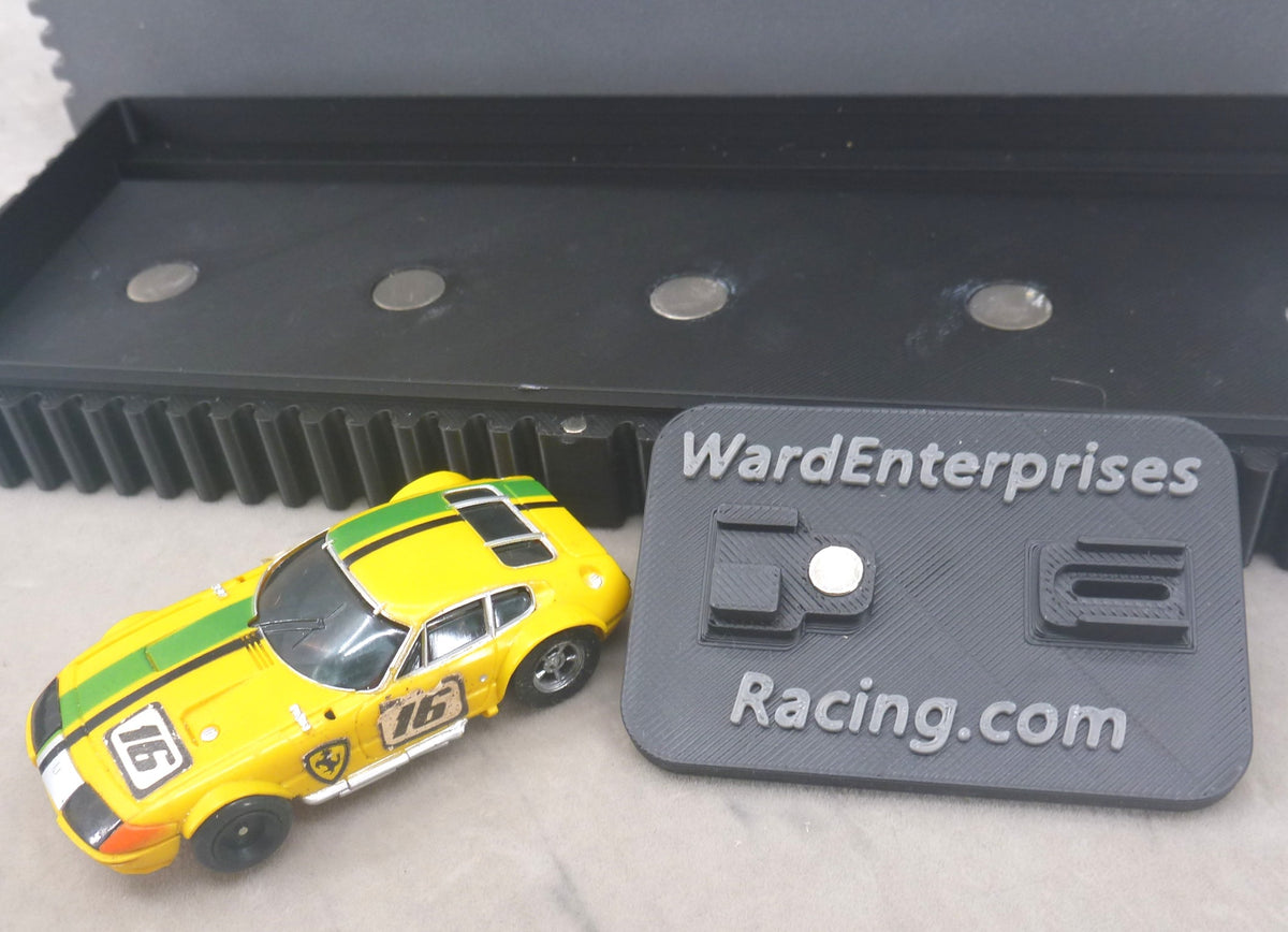 WER Magnetic 5-Car Race Case — Five Matching Stands