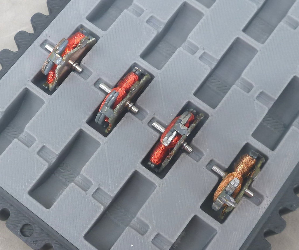 WER 20-Armature Storage Box — Magnetic Lid & Protective Shaft-Cradle Design